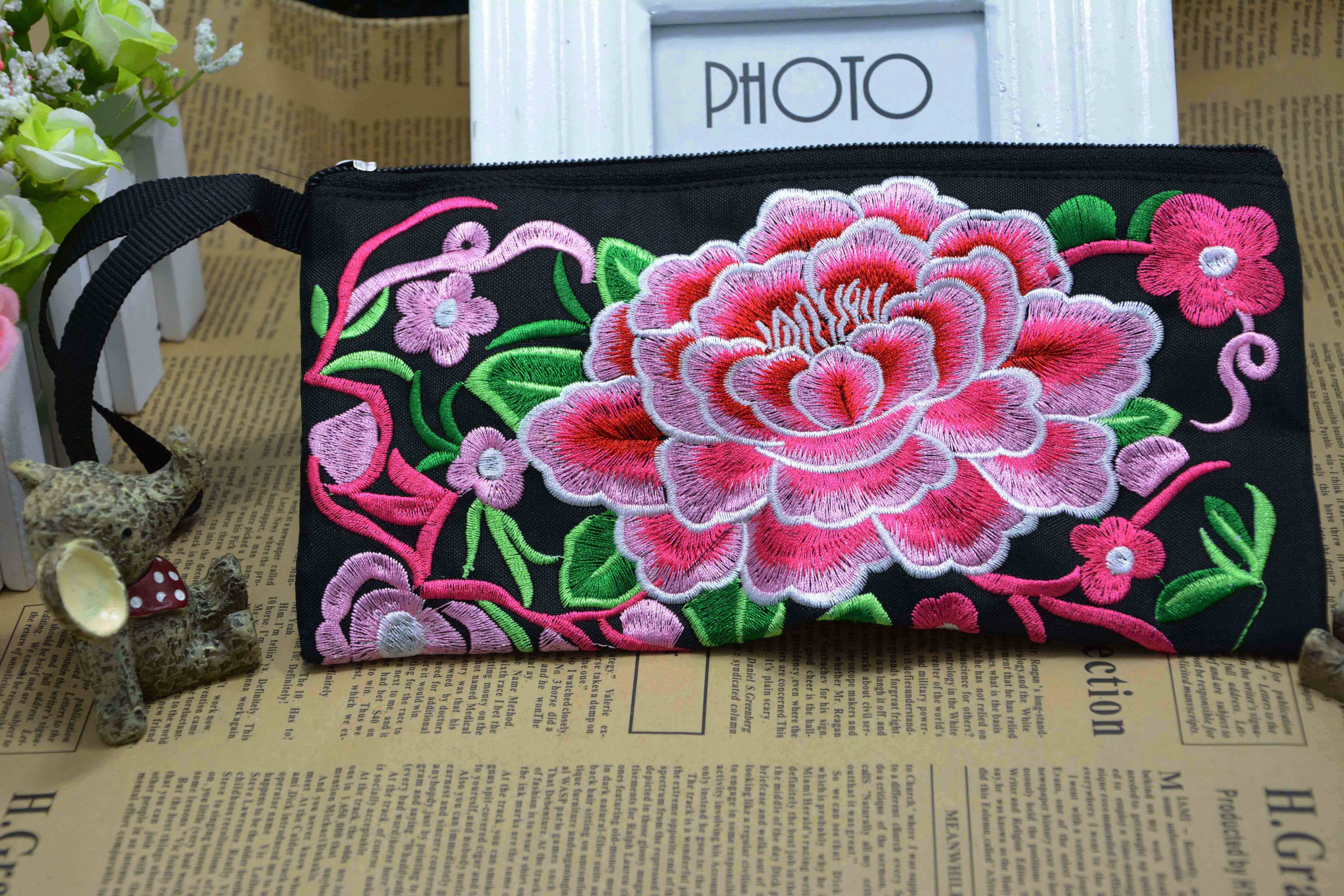 Yunnan ethnic style bag embroidered coin purse female cloth canvas mobile phone bag Clutch bag carry-on bag