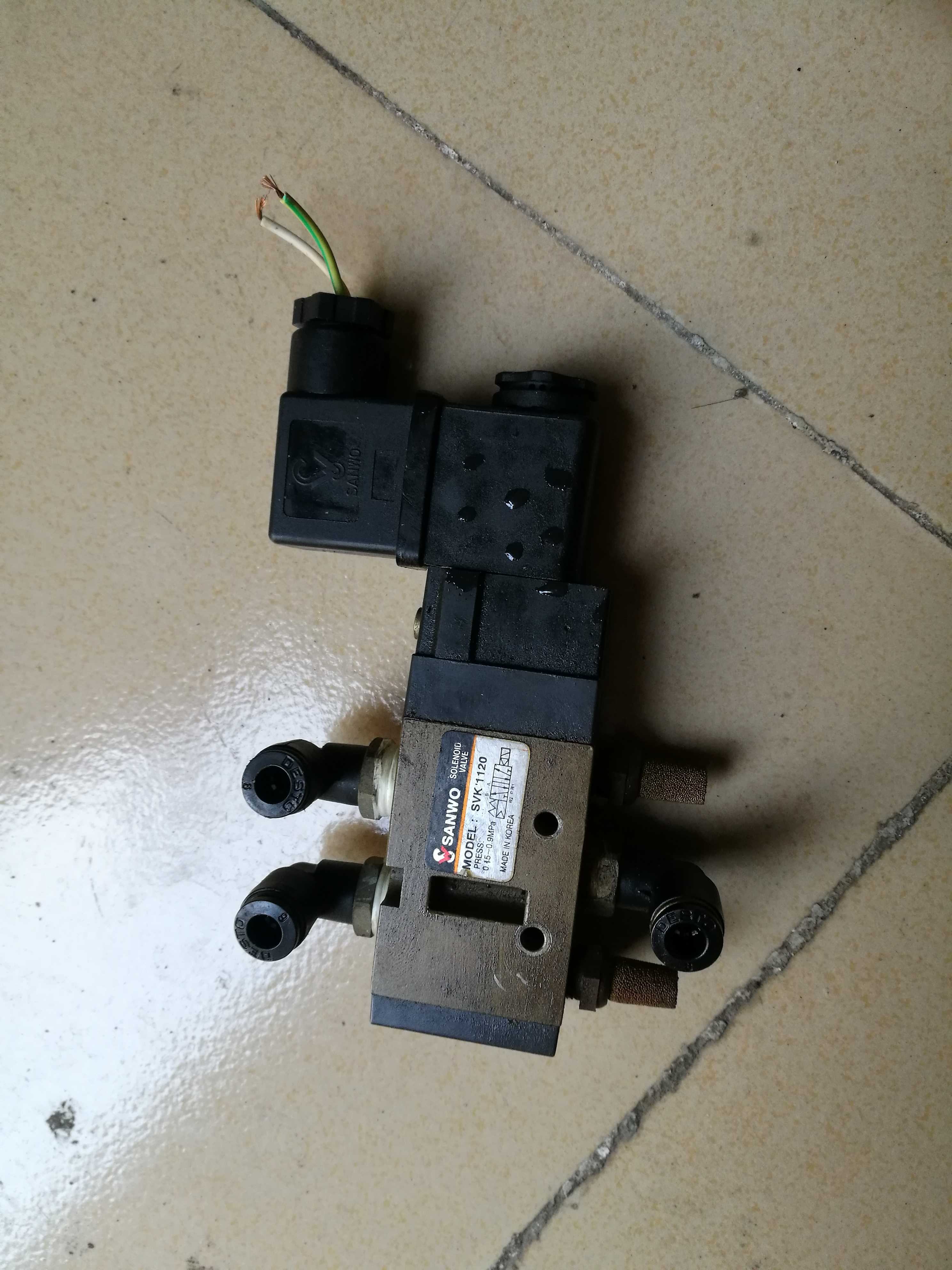 Disassemble sanwo Korea Sanhe brand SVK1120 two-position five-way solenoid valve pilot type pneumatic components