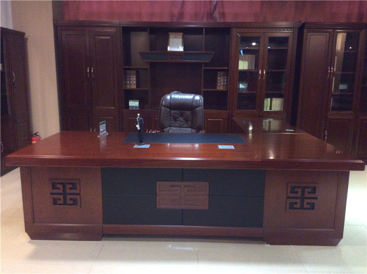 Boss desk desk solid wood 2 8 3 2 3 5 meters paint executive desk boss desk president desk Zhongshan