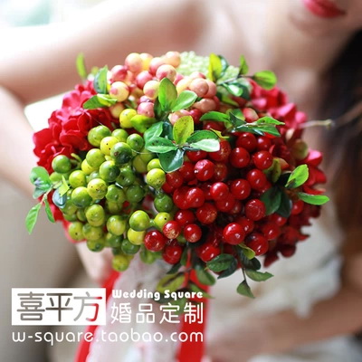 (Happy square) Red fruit fruit hand bouquet Wedding hand bouquet High-end bride bridesmaid hand bouquet