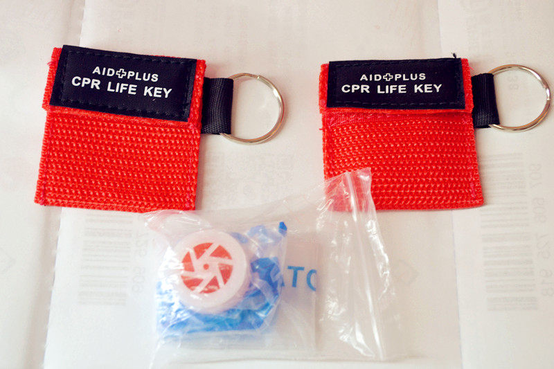 CPR呼吸膜出口正品人工呼吸急救膜 CPR Keychain 钥匙扣小包