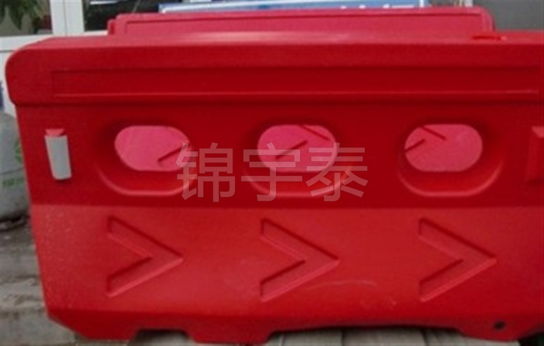 Three-hole water horse*Separation water horse* Safe isolation facility* Plastic water horse* Isolated pier