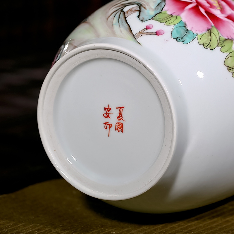 Jingdezhen ceramics celebrity Xia Guoan hand - made peony vases, modern Chinese style living room decoration as furnishing articles