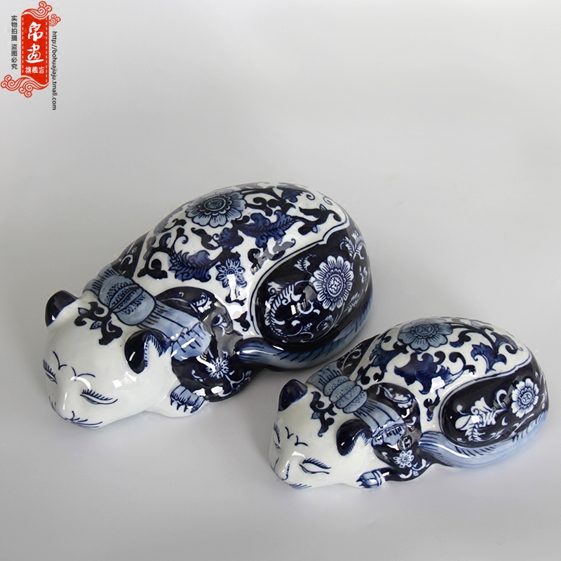 Jingdezhen ceramic animal furnishing articles rabbit cat home sitting room adornment of blue and white porcelain wedding gift bedroom decoration