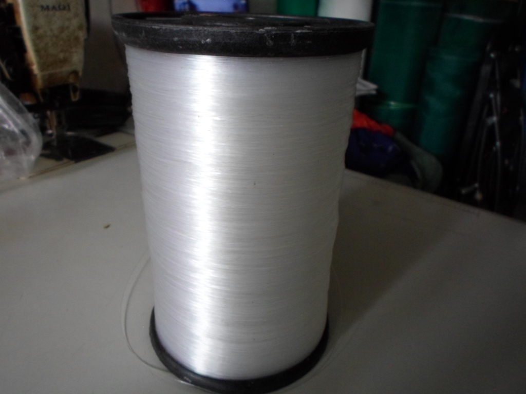 Nylon transparent monofilament thread for a single wire