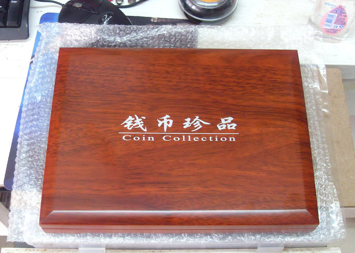 12 pieces of solid wood silver coins Silver Dollar collection box wooden box panda silver coin dog coin dog year commemorative coin protection box