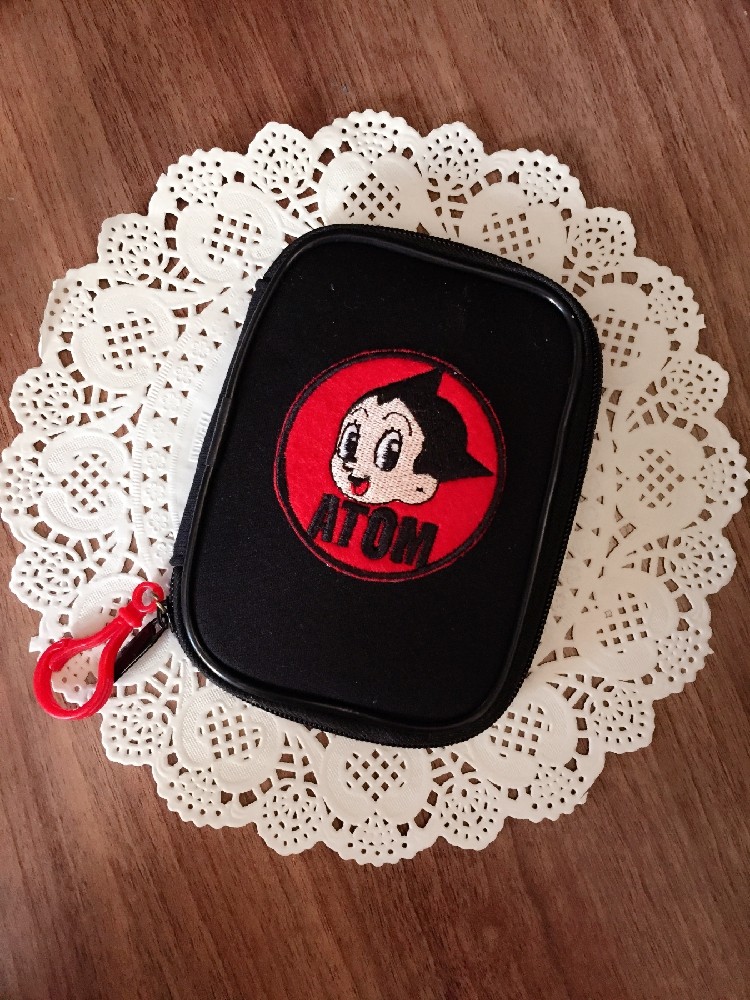 Cartoon robot iron wall Astro Boy 2.5 inch mobile hard disk protection pack data cable power shock proof pack