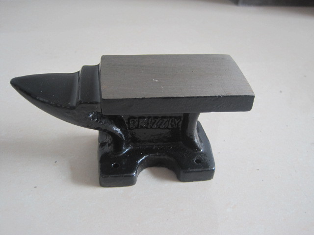 Cast iron small iron anvil obsessed with your type iron anvil 0 9KG iron anvil handmade foreign trade tail single small iron drill