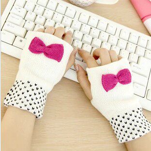 Butterfly Knot half finger Glove Cute Bow Tie no finger Glove Fashion Korean version Short Warm Gloves 52g