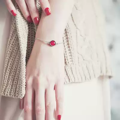 Ukraine Beautyspot original handmade girl Tide brand blooming flower retro red rose hand spot