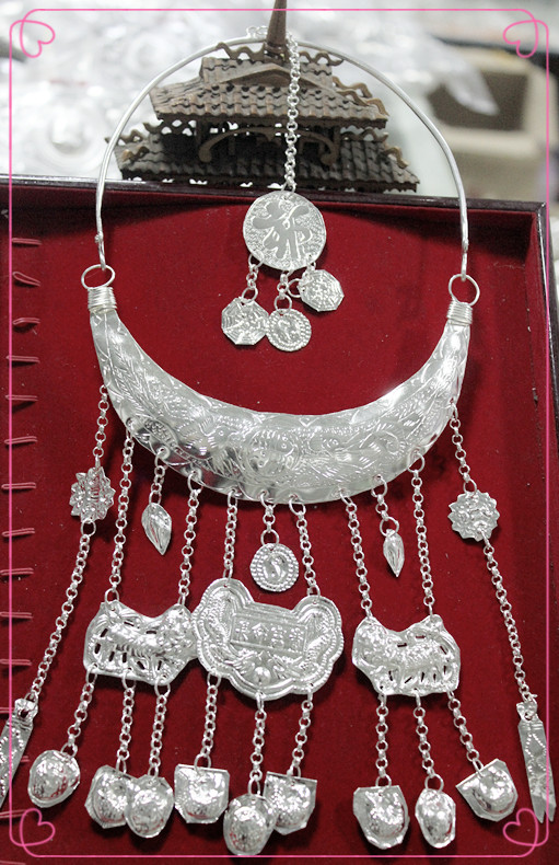 Hmong silver jewelry handicraft collar hat Miao silver hanging lion collar string