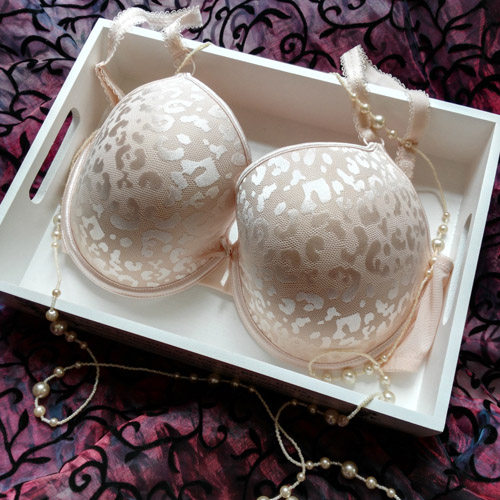 Complexion Depth EFGH Cup Low Chicken Hearts Big Bra Glossy no marks Tight Fit Steel Ring Slim with French Lace Little Cute