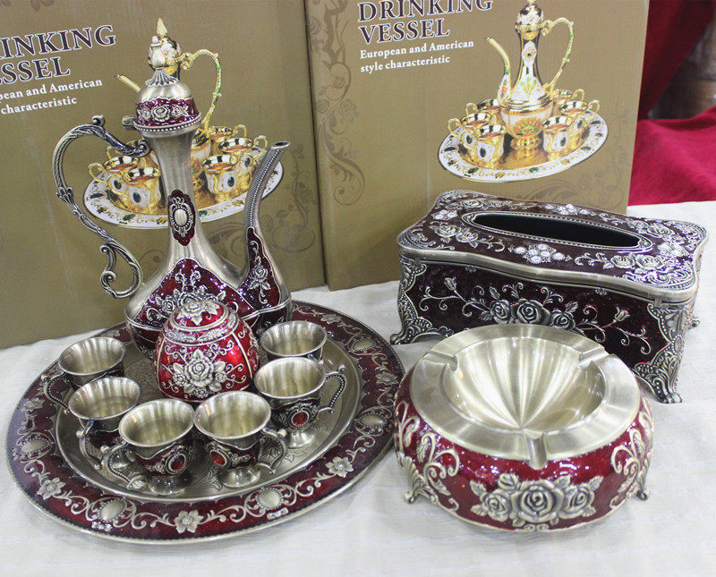 Russia imported European color tin drip oil wine set Toothpick pot Toilet paper box Ashtray can be sold separately