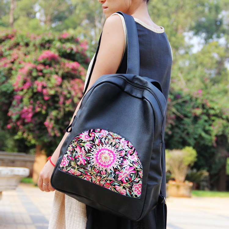 New women's bag shoulder bag Ethnic style embroidered shoulder bag Hand embroidery old embroidered leather back bag Leisure travel shoulder bag