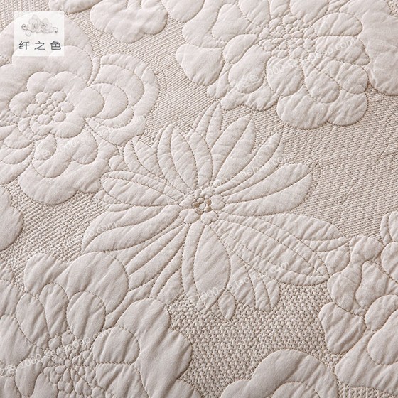 Beige floral quilted quilt three-piece set solid color cotton bed cover quilted bed sheet double spring and autumn quilt