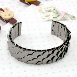 台湾官网直邮进口【钨钢光泽】鳞片开口手镯