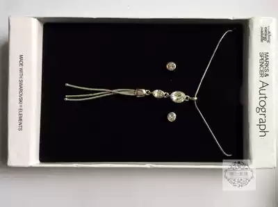 British Martha Martha marksspencer Necklace with Pendant Ear Needle