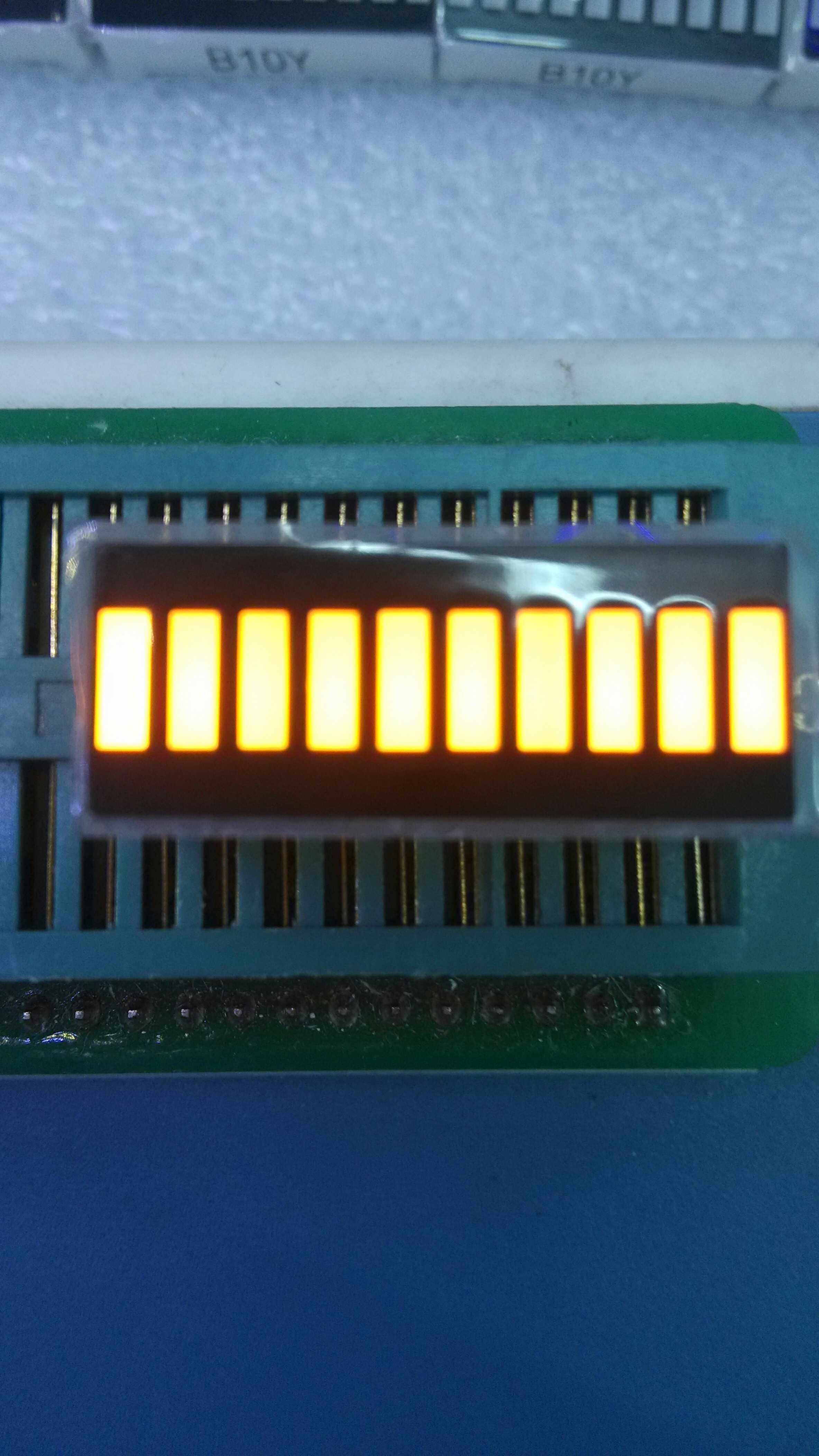 Ten sections of light strip LED glow tube ten section luminous strip glow tube 20 feet yellow light B10Y factory direct sales