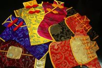 Free foreigner handicrafts gifts Nanjing specialties Nanjing Yunjin red wine sets various high-quality wine bottle sets in stock