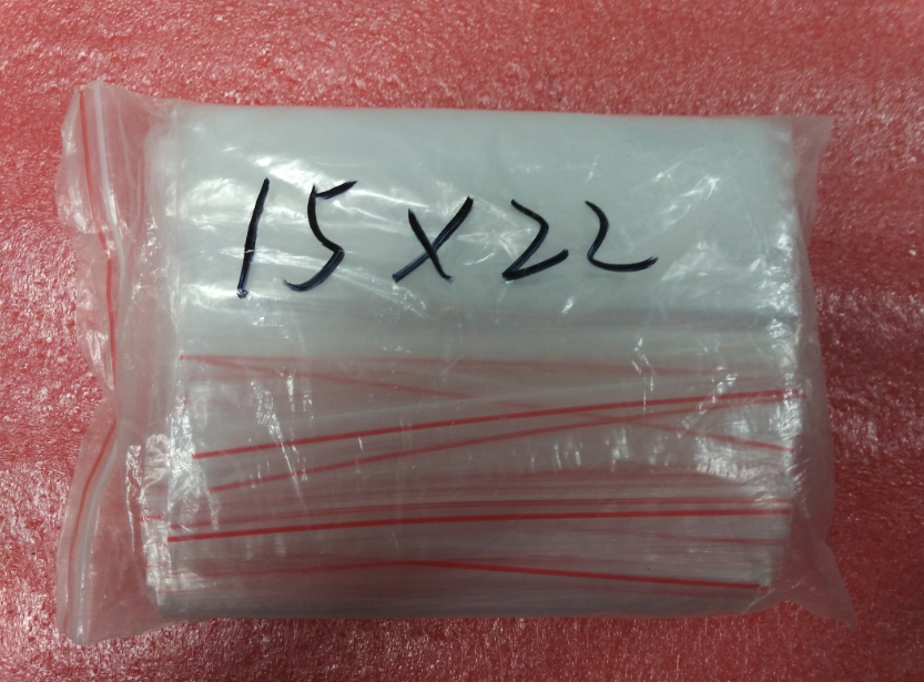 Self-proclaimed pocket Red side 15cm * 22cm Double face thickness 4 6 silk