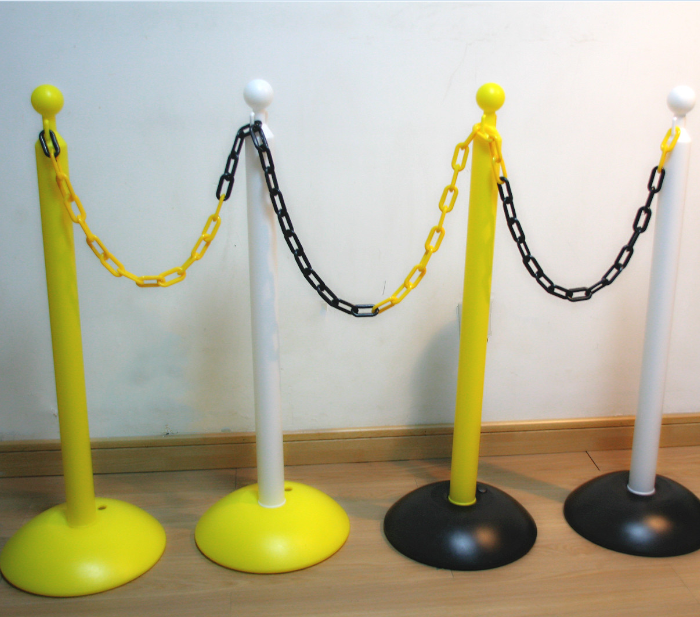 Manufacturers specializing in the production of plastic sand irrigation aggravated type yellow and black chain-link fence environmental protection fence