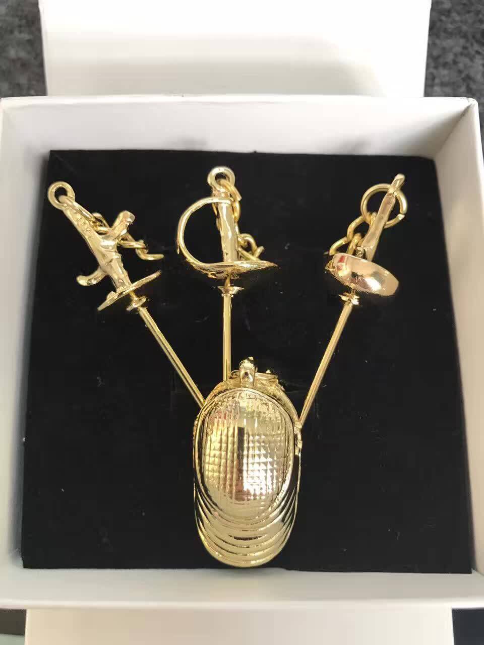 Golden fencing key chain - fencing - key chain - fencing - Lina - Li - a - sword - filled with the Wang - Jiar Key chain