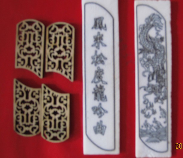 Piano pole bone carving Erhu bone flower pieces Boxwood carved flowers set of 2 bones Four flowers Ancient poems Dragon and phoenix landscape