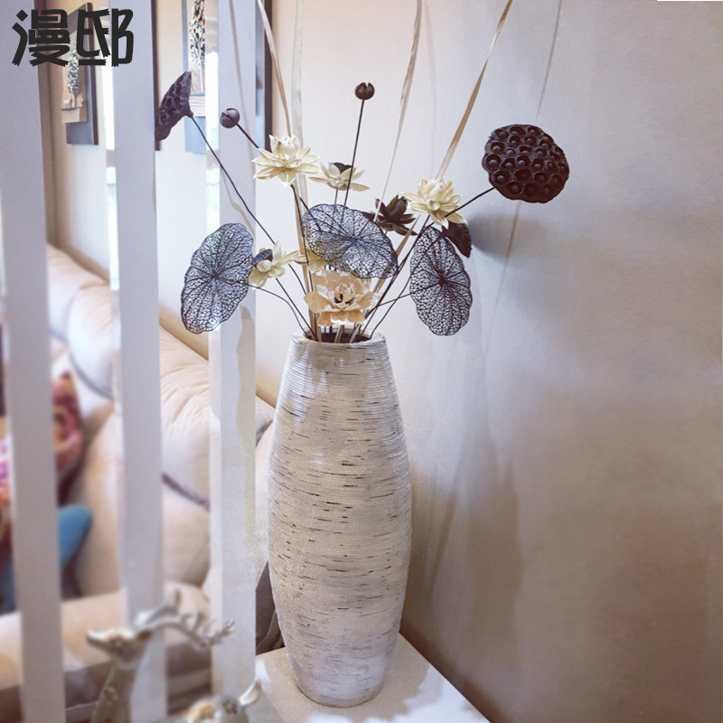 ��ۡ���к���ɫ��ػ�ƿ�ڼ�