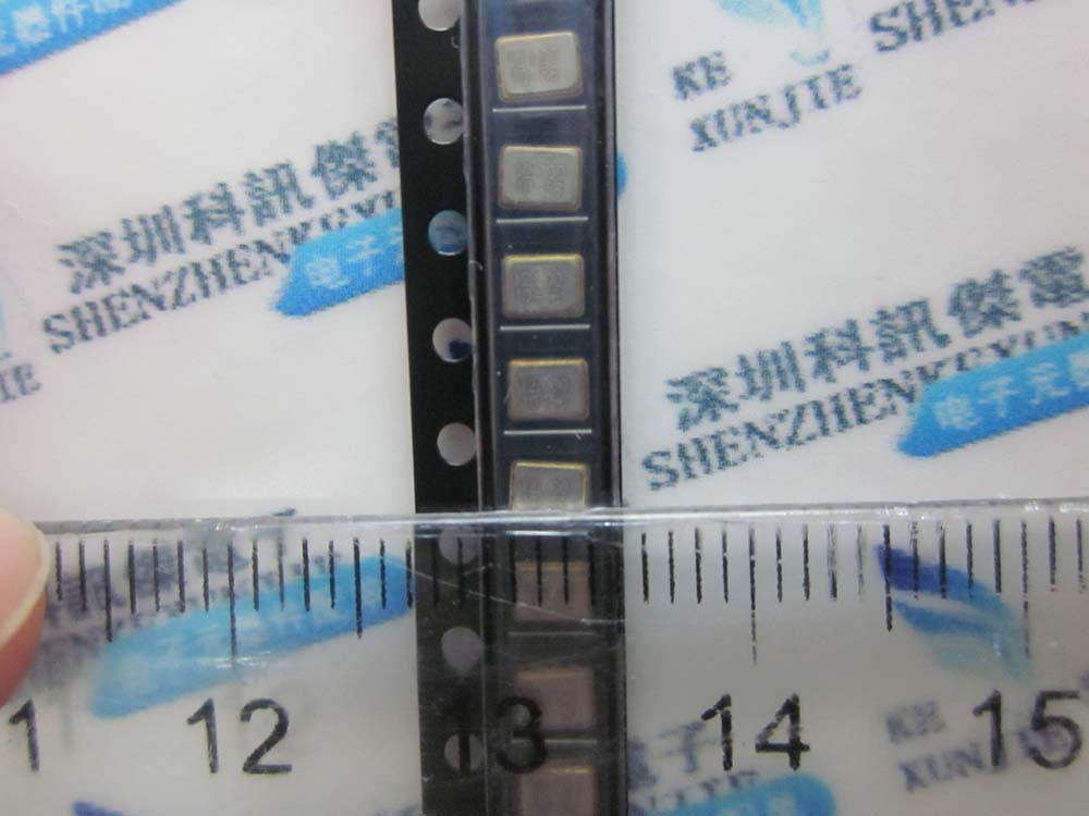 SMD passive crystal 25MHZ 25M ±10PPM 12PF 3225 can be shot straight