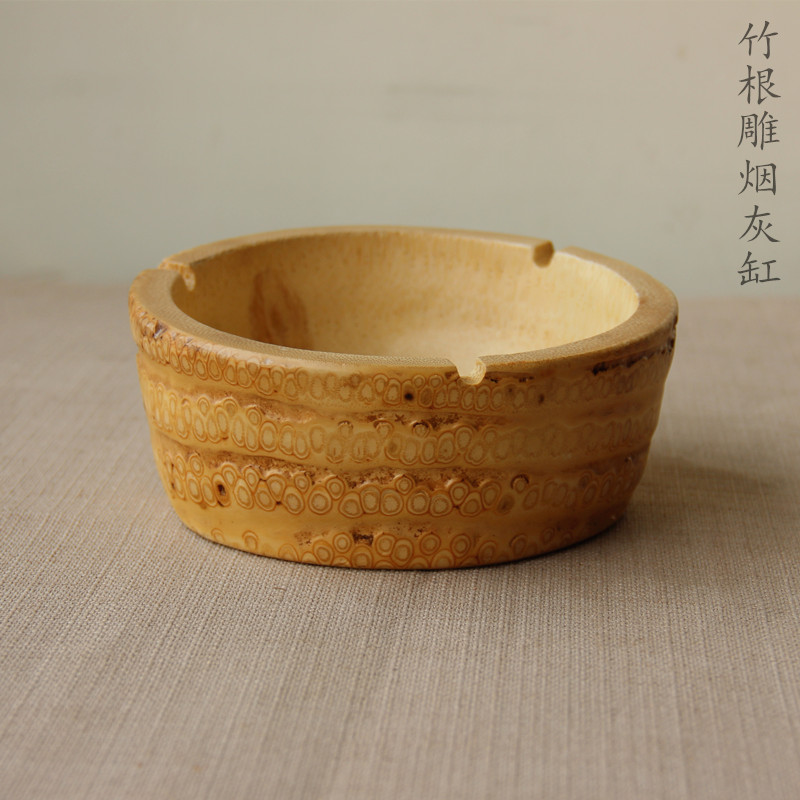 The production of decorative and creative bamboo is made by the bamboo root sculptures of the tobacco