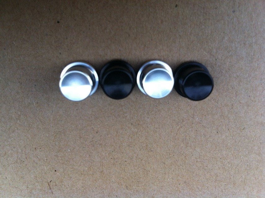 Play in Full Aluminum Button 8 * 8