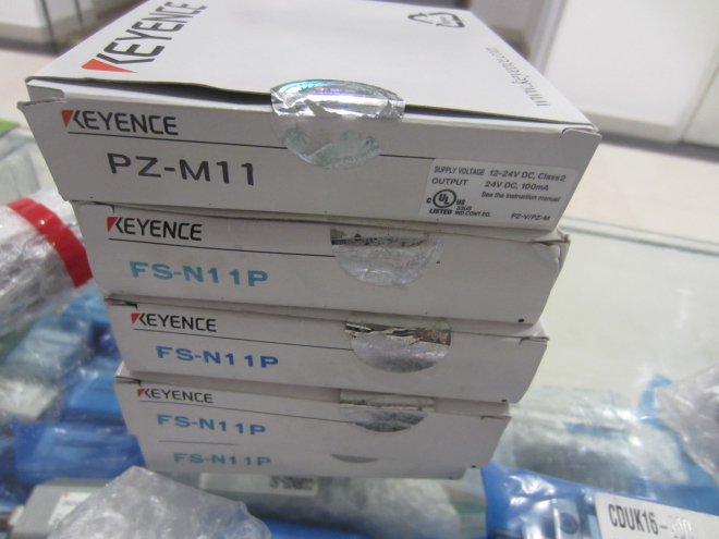 KEYENCE Kienz PZ-M11 photo-electric switch original fake one penalty ten