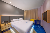  Liv Hotel (Guangzhou Tianhe Gangding Subway Station Branch) Liyue Big Bed Room
