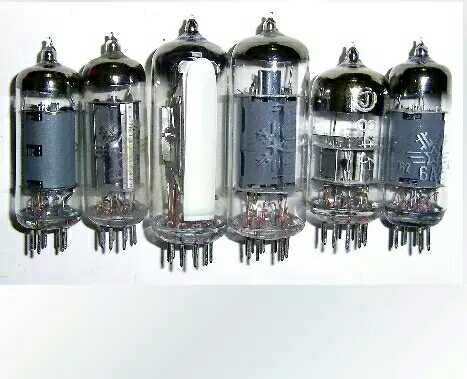 Red light card 711 electronic tube radio sleeve 6A2 6K4 6K4 6N2 6P1 6P1 6E2 322 of sea