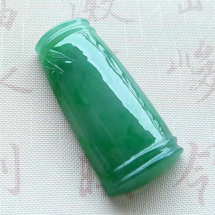 Minke Emerald Jade Ware Myanmar Natural A Goods Emerald Ice Glutinous Seed Floating Green and High Bamboo Festival Pendant With Certificate