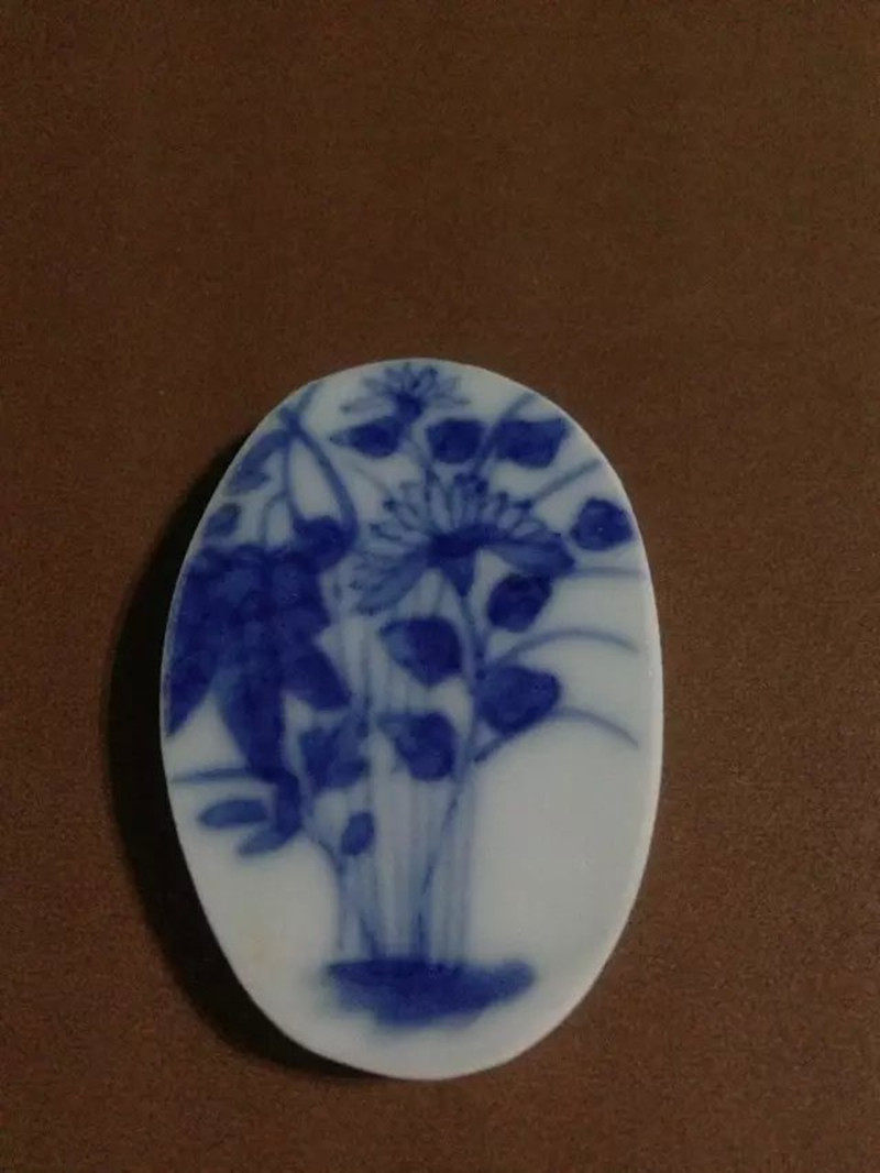 Qingkang Xi Old Porcelain Sheet Flower Tu Ancient Porcelain Sheet Pendant Pendant with Hair Color First-class Boutique Porcelain Piece Palate Bag Old