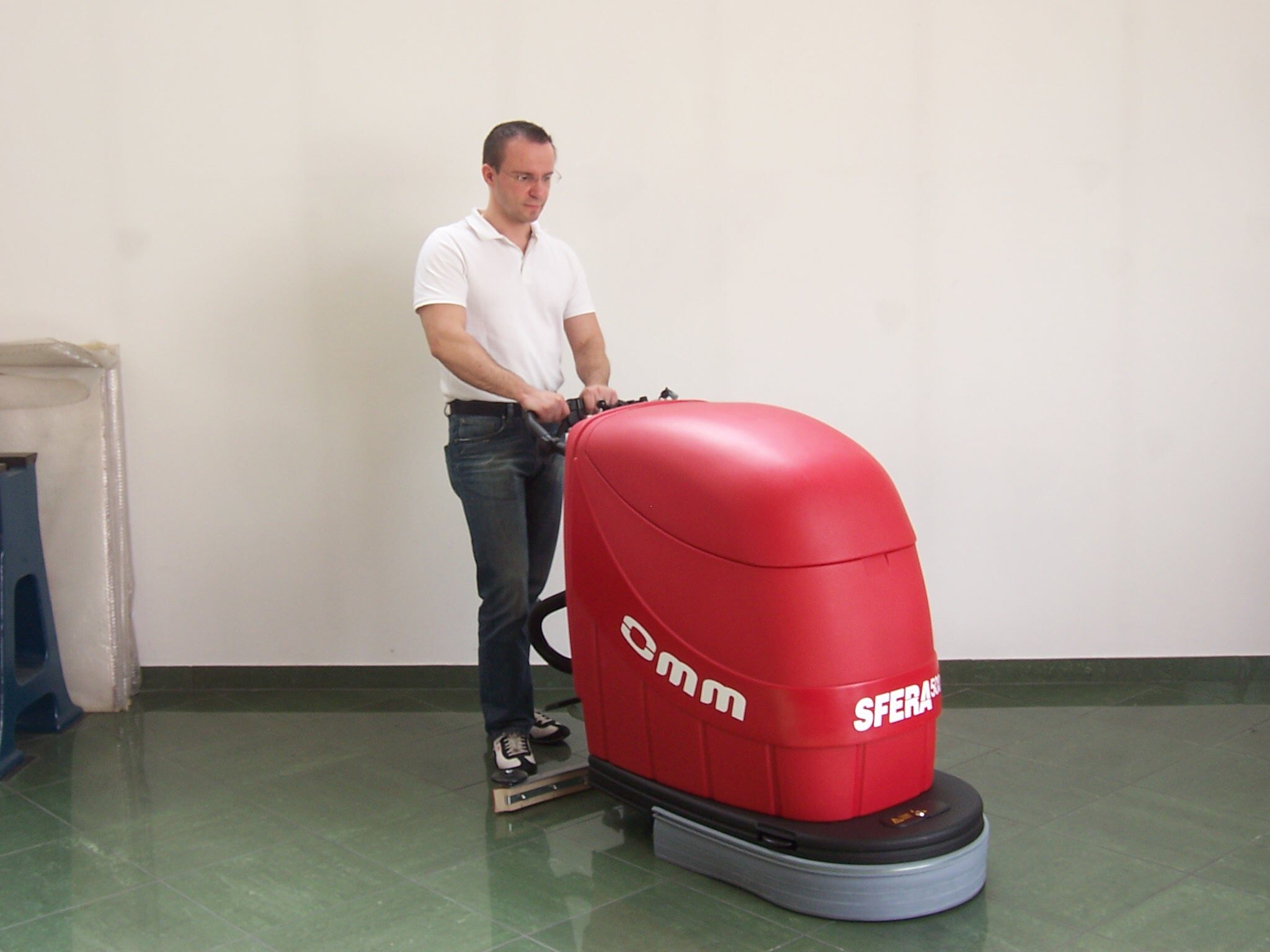 Omé Gearwasher 500 automatic battery brushing machine Omm Italian cleaning car three in one hand push cleaning machine