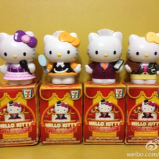 Сувенир Hello Kitty 香港正版7-11 hello kitty角色扮演派对公仔右边三个单个价格