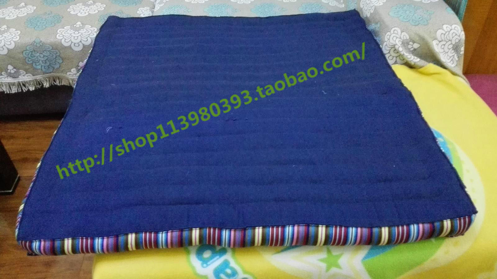 Medium-sized Tibetan sitting cushion meditation mat worship Buddha cushion meditation mat prostrate head cushion Tibetan ethnic style floor mat