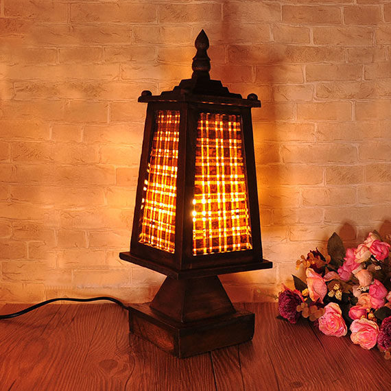 Thai handicraft solid wood decorative table lamp creative environmental protection retro bedside lamp bamboo handicraft lamp modern simplicity