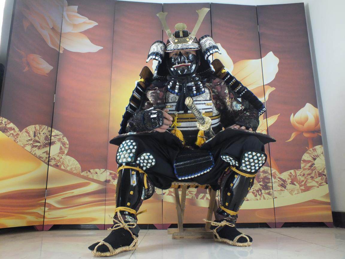 日本武士盔甲 最后的武士 真人盔甲 武士盔甲可穿