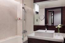 Deluxe Twin Room at Hong Kong Skycity Marriott Hotel