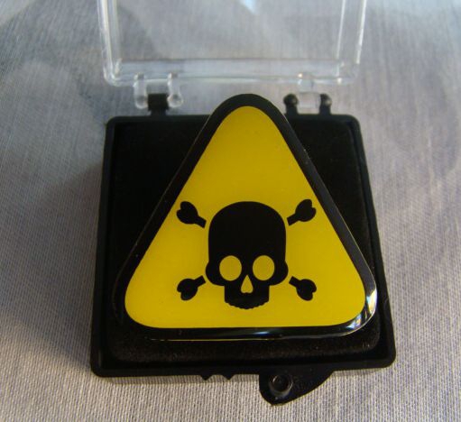 Tip Sign Metal Small Badger Care Intoxicated Brooch Flap Small Chest Badge