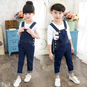 Girls denim bib 2018 xuân hè mới nam lớn trẻ em 5 phiên bản Hàn Quốc 9 trẻ em Quần bé gái 12 tuổi