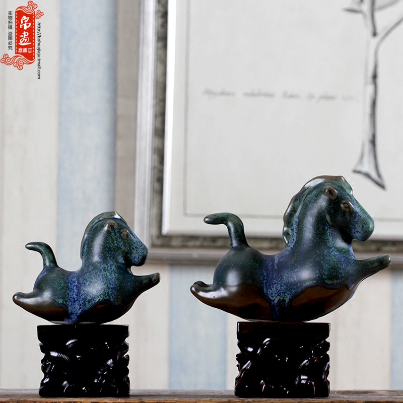 The family decorates a small place, jingdezhen ceramic horse ins creative contracted lovely adornment desktop gifts of new Chinese style