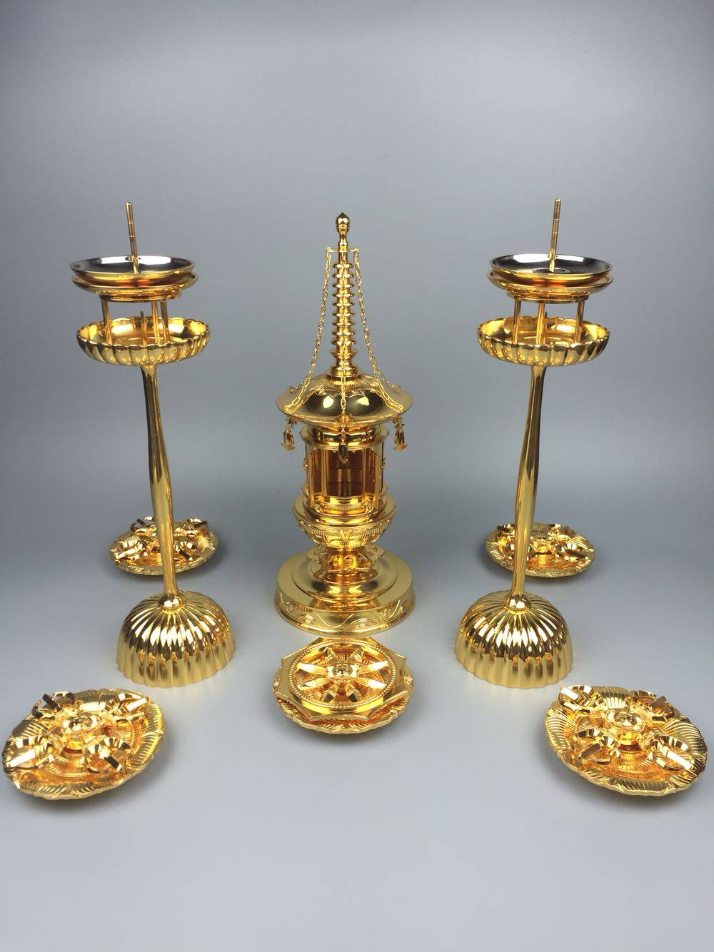 True words Religious Instruments of the Tang Mixer Gilded Shelita Wheel Treasure of the Chrysanthemum Altar Lamp with Pestle Gilded