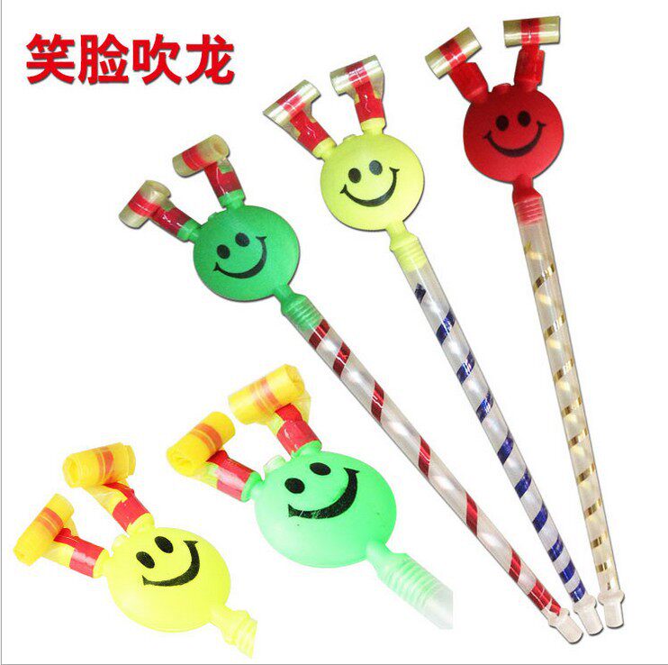 Night market stall small toy large smiling face blowing cage whistle blowing dragon toy children's activity props Yiwu hot sale