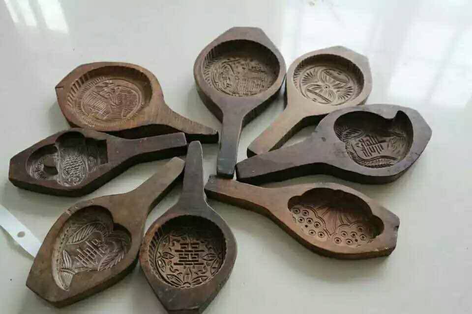 Folk nostalgic old objects moon cake mold collection coffee table ashtray wooden moon cake mold