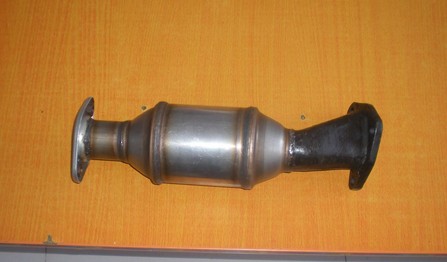 Suitable for application to Jiabao 6371 RMBthree catalytic converter CA1013A2 exhaust pipe