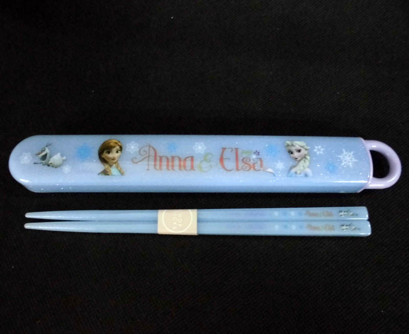 Japan's DisneyFrozen ice and snow chic chopsticks with a box suit